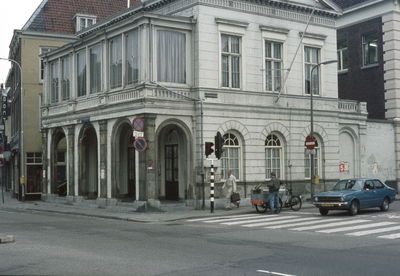 117654 Gezicht op het politiebureau Wittevrouwen (Wittevrouwenstraat 44) te Utrecht.
